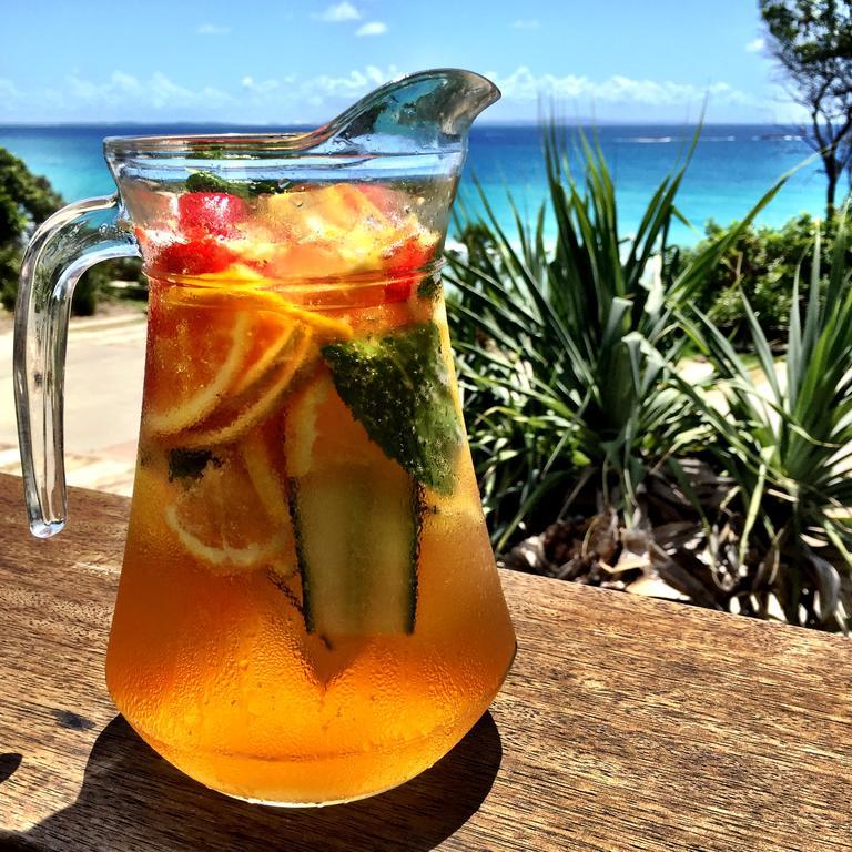 Stradbroke Island Beach Hotel Point Lookout Bagian luar foto