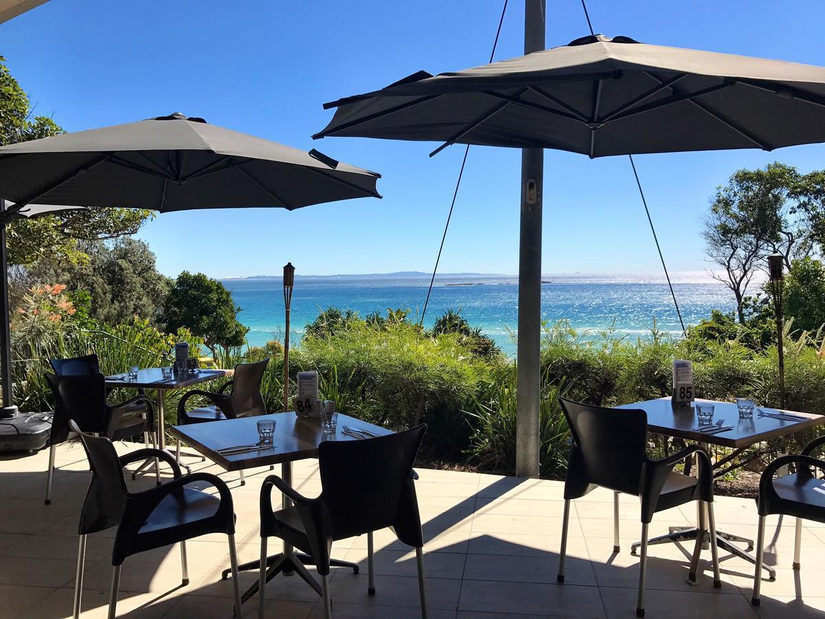 Stradbroke Island Beach Hotel Point Lookout Bagian luar foto